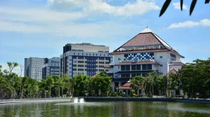 universitas jurusan keperawatan di surabaya