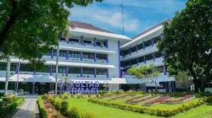 universitas jurusan farmasi di jakarta